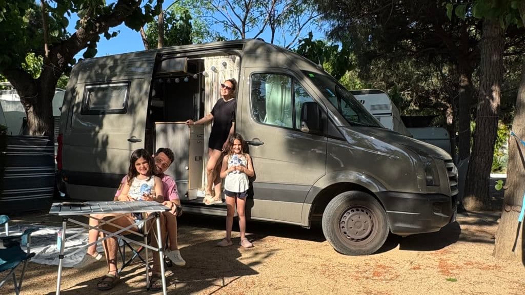 Descubre Camping La Siesta Salou: confort, sombra y chapuzones en familia