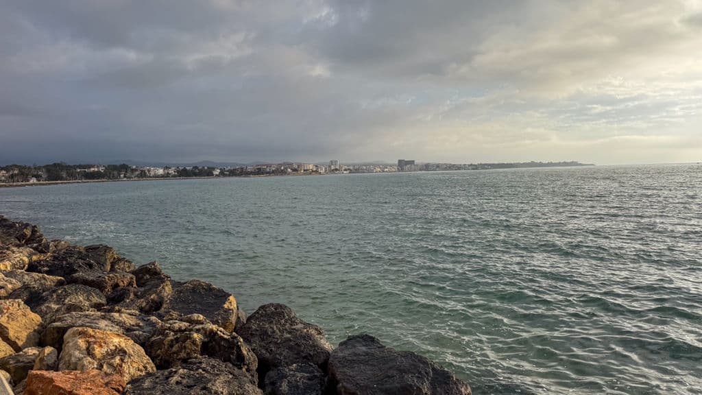 Platja de L'Arenal – L’Ampolla en camper: la joya tranquila del Delta que nos ha robado el corazón.