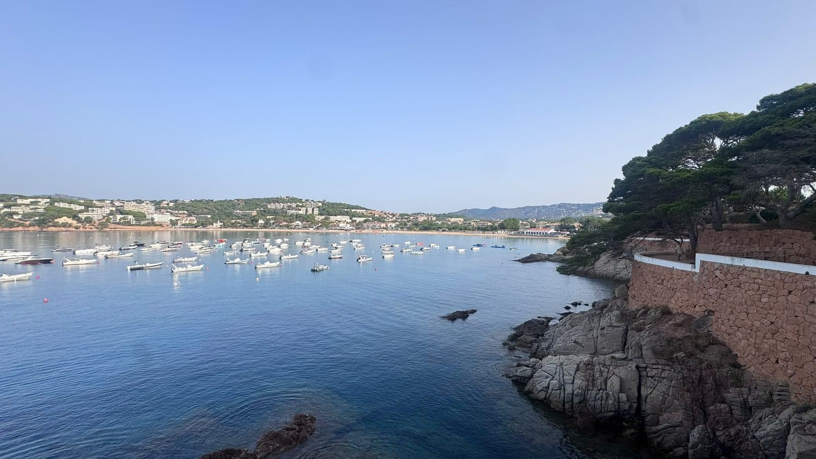 Platja de Sant Pol en paddle surf: calas escondidas y playa para nosotros solos al amanecer